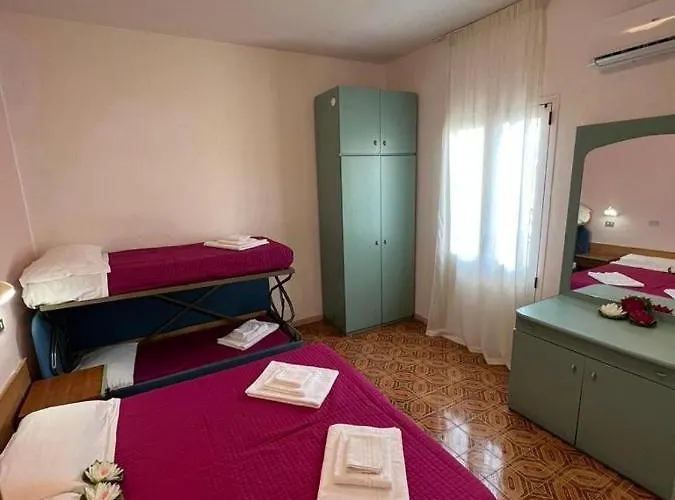 Cristina Hotel *